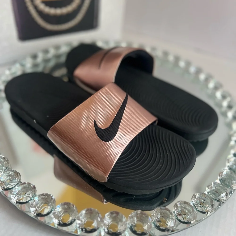 Nike Black NEW and pink Slides sandal women’s size 11